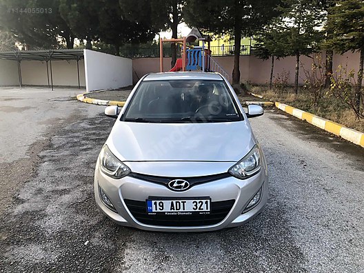 Hyundai i20 1 4 CVVT Sense 2013 İ20 1 4 CVVT SENSE OTOMATİK