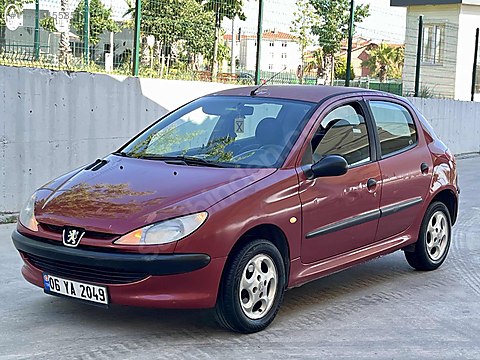 Peugeot 206 1 4 XR BAYANDAN OTOMATİK PEJO 206 ORJ 157 KM HASAR