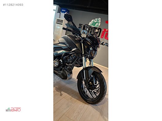 Bajaj Dominar D Model Naked Roadster Motor Motosiklet