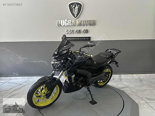 Bajaj Dominar D Model Naked Roadster Motor Motosiklet