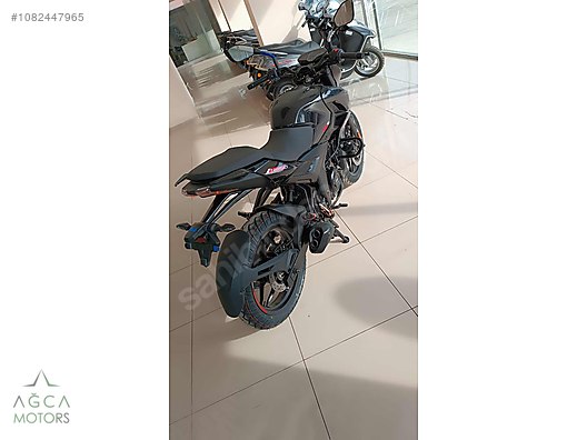 Bajaj Pulsar N Model Naked Roadster Motor Motosiklet