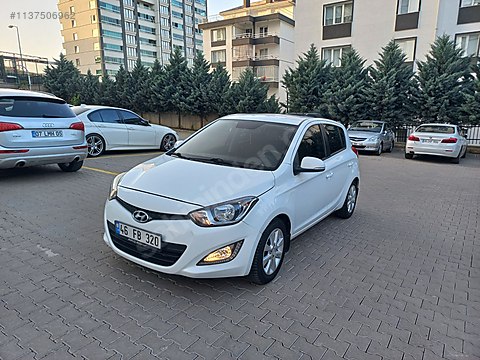 Hyundai i20 1 4 CVVT Sense Temiz Sorunsuz Düşük km Otomatik