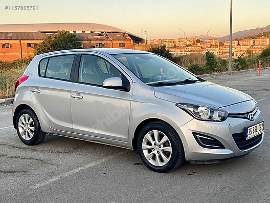 Hyundai i20 1 4 CVVT Sense YILDIZ OTOMOTİV DEN BAKIMLI DÜŞÜK KM