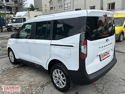 Vasıta / Minivan & Panelvan / Ford / Tourneo Courier / 1.5 EcoBlue Titanium