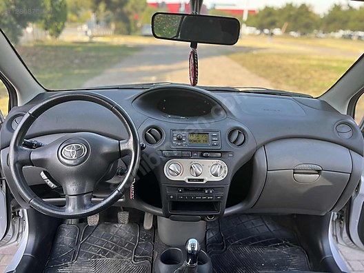 Vasıta / Otomobil / Toyota / Yaris / 1.3 / Sol