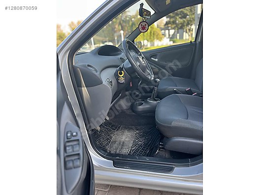 Vasıta / Otomobil / Toyota / Yaris / 1.3 / Sol