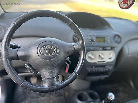Vasıta / Otomobil / Toyota / Yaris / 1.3 / Sol