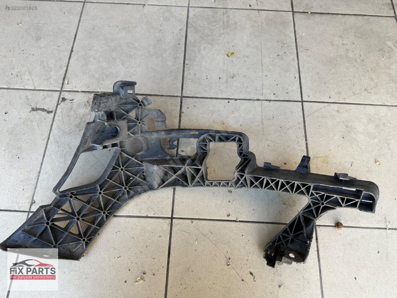 Mercedes C Tampon Braketi (Ön)
