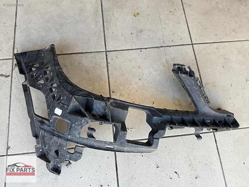 Mercedes C Tampon Braketi (Ön)