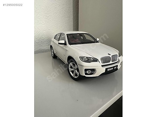 Kyosho Diecast Model 1:18 BMW Araba - 1295005022