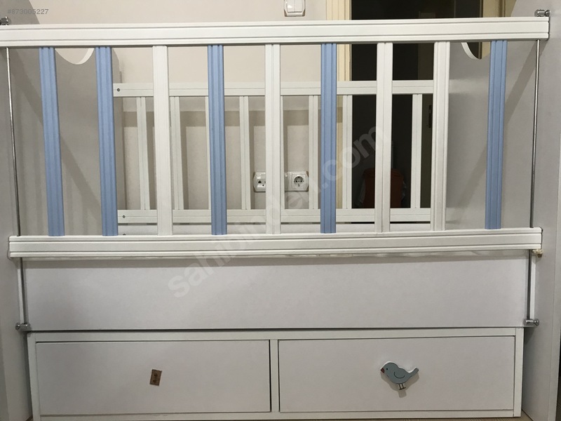 Beşik &amp; Karyola / İstikbal Sallanır Bebek beşiği ve yatağı