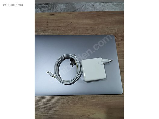 Apple Macbook / Temiz Temiz MacBook Pro 16 inç (2019) - i7 / 16GB