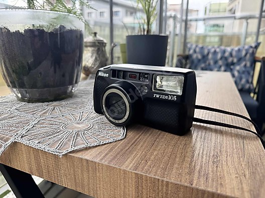 Nikon TW Zoom 105 – Appareil Photo Compact Vintage