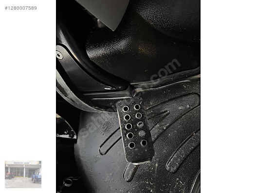 Machinery / Agricultural Machines / Tractors / New Holland / TD4.78B