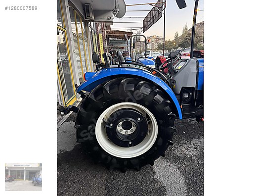 Machinery / Agricultural Machines / Tractors / New Holland / TD4.78B