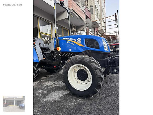 Machinery / Agricultural Machines / Tractors / New Holland / TD4.78B