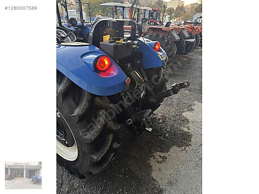 Machinery / Agricultural Machines / Tractors / New Holland / TD4.78B