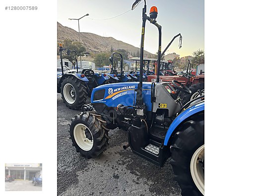 Machinery / Agricultural Machines / Tractors / New Holland / TD4.78B