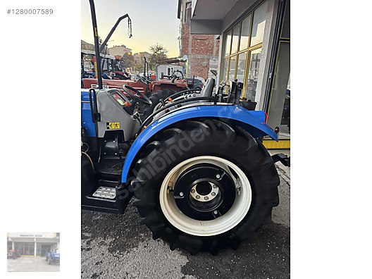 Machinery / Agricultural Machines / Tractors / New Holland / TD4.78B