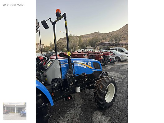 Machinery / Agricultural Machines / Tractors / New Holland / TD4.78B