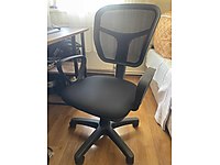 Bilgisayar masa ve sandalye