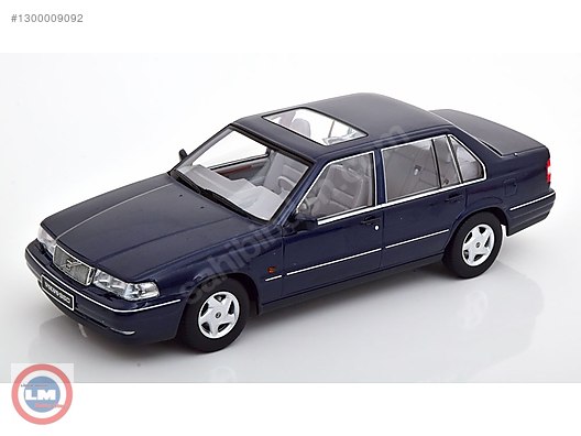 Triple 9 Collection Diecast Model 1:18 Volvo Araba - 1300009092