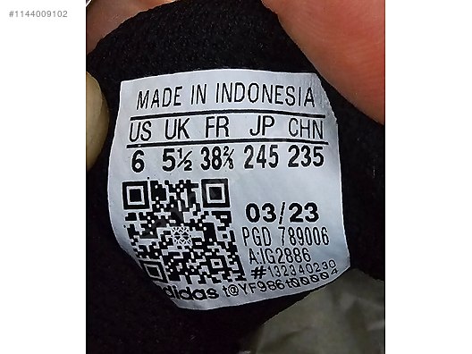 Used & Brand New Items / Clothing & Accessories / Women / Shoes / Sneakers