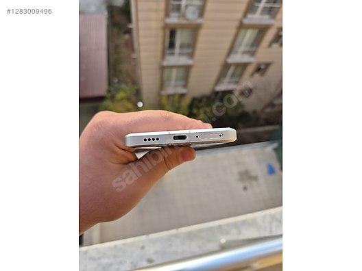 Used & Brand New Items / Cell Phones & Accessories / Cell Phones / Xiaomi / 13 Ultra