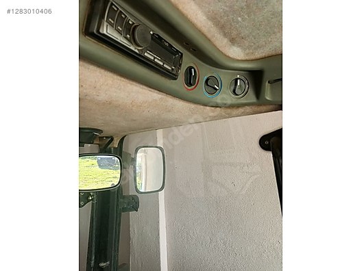 Machinery / Agricultural Machines / Tractors / New Holland / TM130