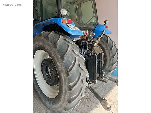 Machinery / Agricultural Machines / Tractors / New Holland / TM130