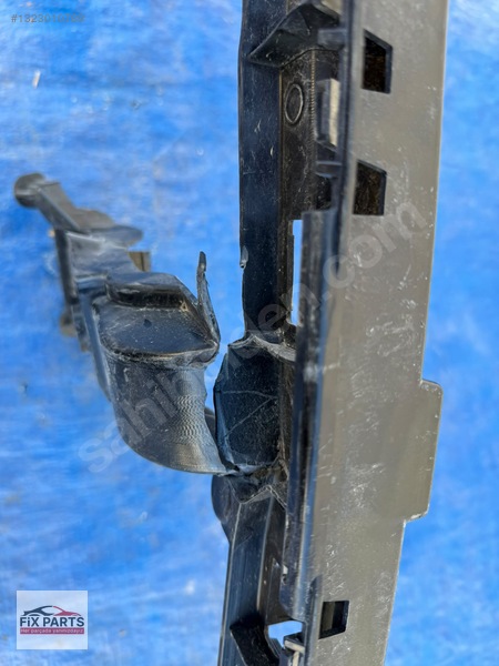 BMW X1 Tampon Braketi (Arka)
