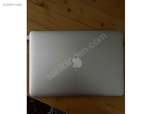 Apple Macbook / 2017 MacBook Air 13 8 GB RAM / 128 GB SSD on