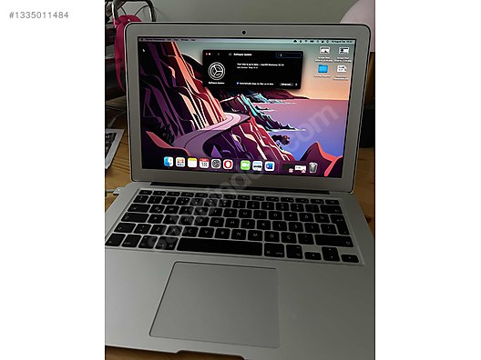 Apple Macbook / 2017 MacBook Air 13 8 GB RAM / 128 GB SSD on