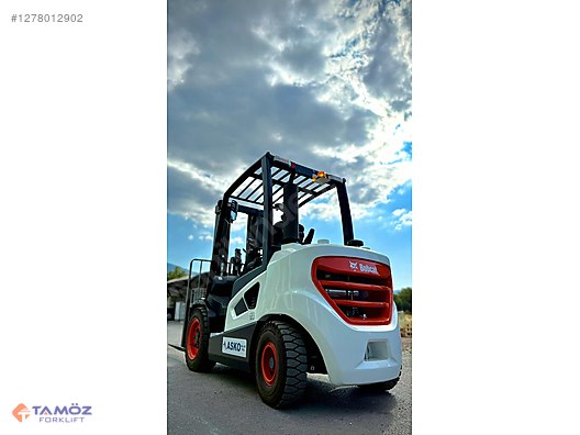 Machinery / Industrial / Carrying & Stacking Equipment / Forklifts / For Sale / Bobcat