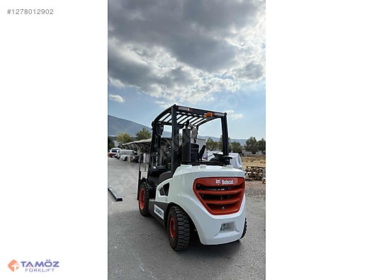 Machinery / Industrial / Carrying & Stacking Equipment / Forklifts / For Sale / Bobcat