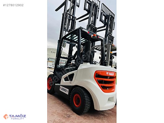 Machinery / Industrial / Carrying & Stacking Equipment / Forklifts / For Sale / Bobcat