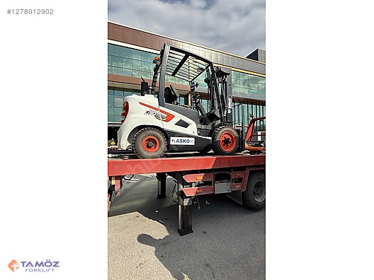Machinery / Industrial / Carrying & Stacking Equipment / Forklifts / For Sale / Bobcat