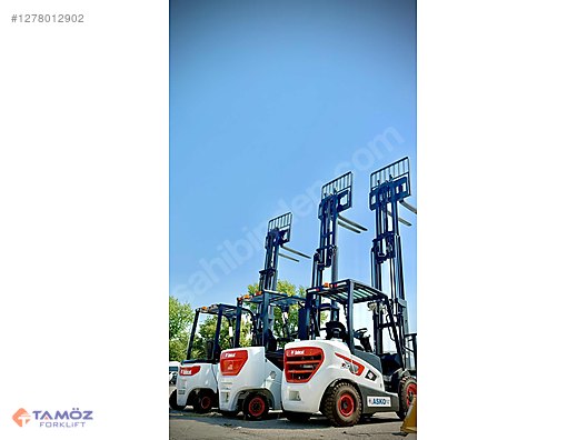 Machinery / Industrial / Carrying & Stacking Equipment / Forklifts / For Sale / Bobcat