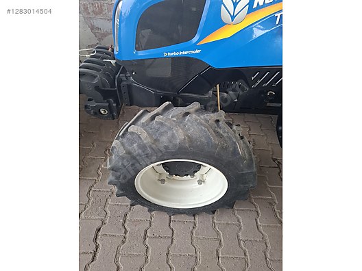 Machinery / Agricultural Machines / Tractors / New Holland / TD4.65B