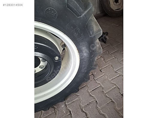 Machinery / Agricultural Machines / Tractors / New Holland / TD4.65B