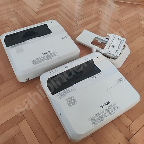 EPSON 1460UI ULTRA YAKIN 1080P 4400 ANSİLÜMEN WIFİ PROJEKSİYON