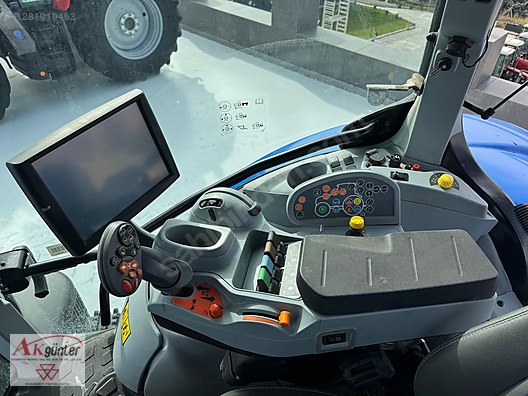 Machinery / Agricultural Machines / Tractors / New Holland / T7.270