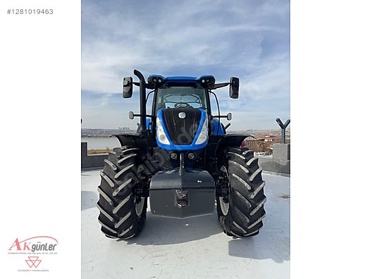 Machinery / Agricultural Machines / Tractors / New Holland / T7.270