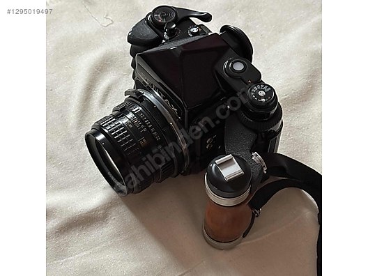 Medium Format / SLR (Single Lens Reflex) / Pentax 67 Body + 105mm