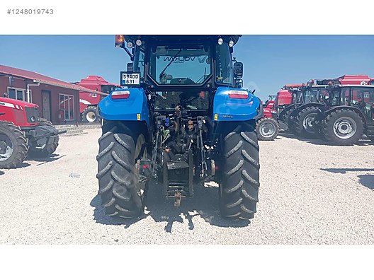 Machinery / Agricultural Machines / Tractors / New Holland / TR5.100