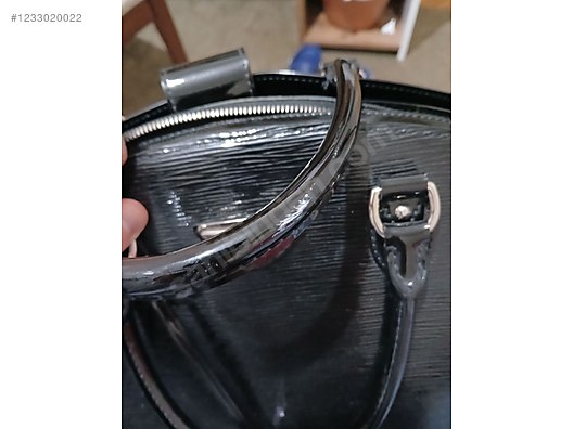 Used & Brand New Items / Clothing & Accessories / Women / Accessories / Bags