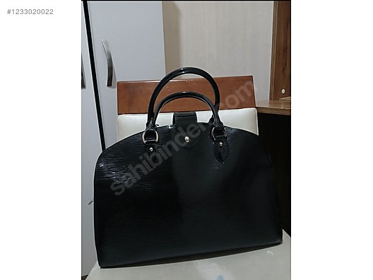 Used & Brand New Items / Clothing & Accessories / Women / Accessories / Bags