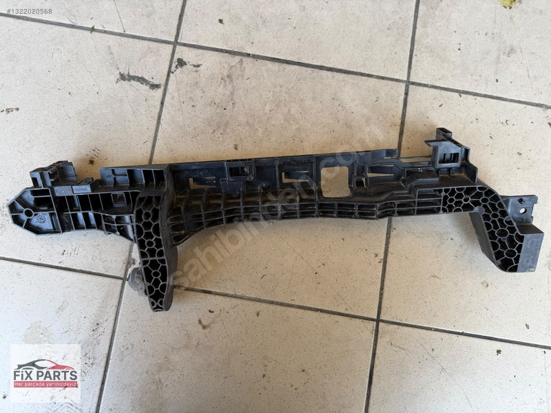 Mercedes – Benz Vito Radyatör Braketi
