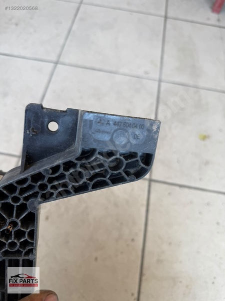 Mercedes – Benz Vito Radyatör Braketi