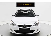 Opel Astra 1.4 T Sport (2011)